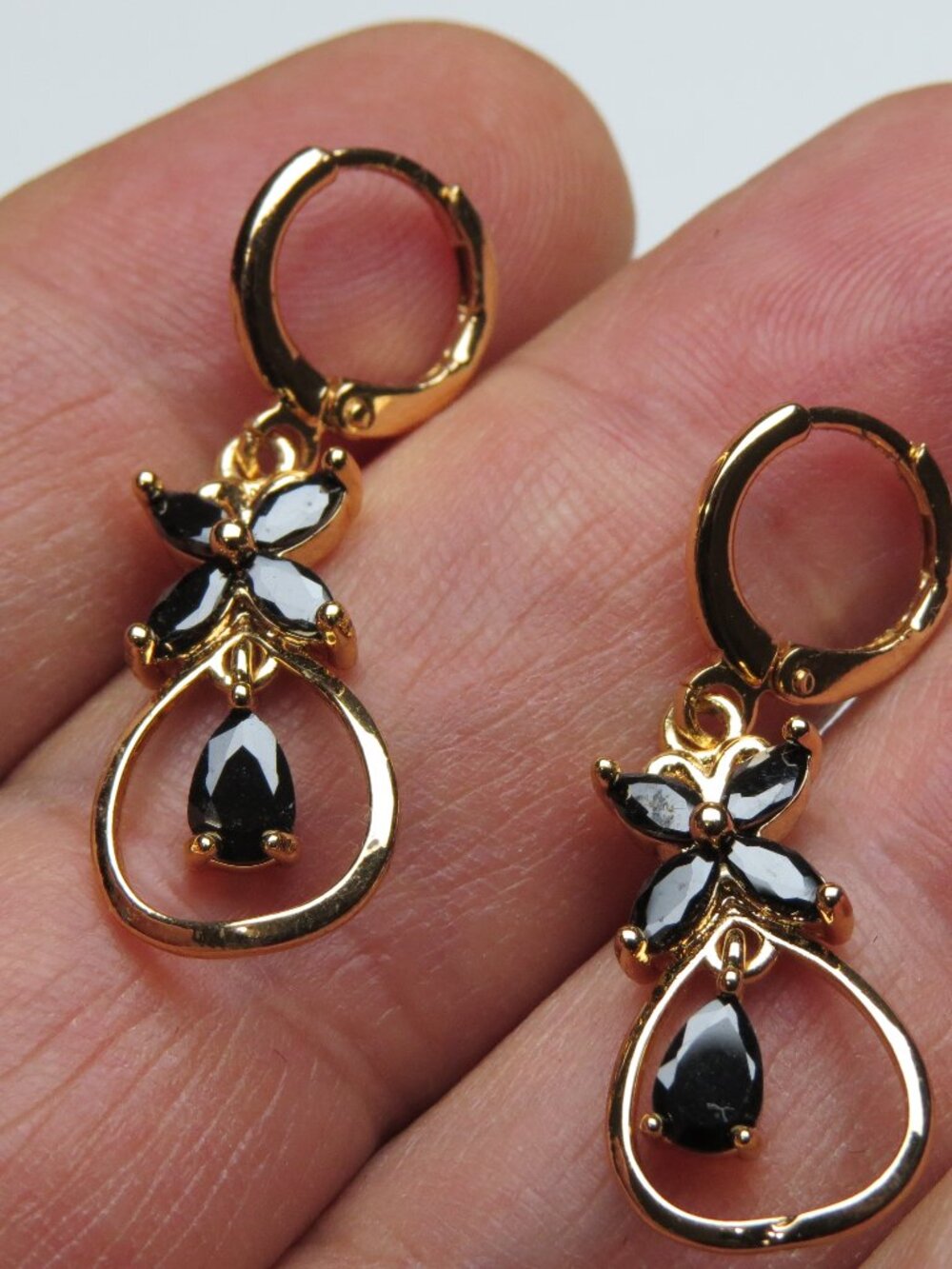 14k Onyx Earring